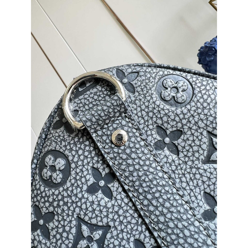 l**is V*t*n keepall 50 travel bag taurillon monogram embossed calfskin