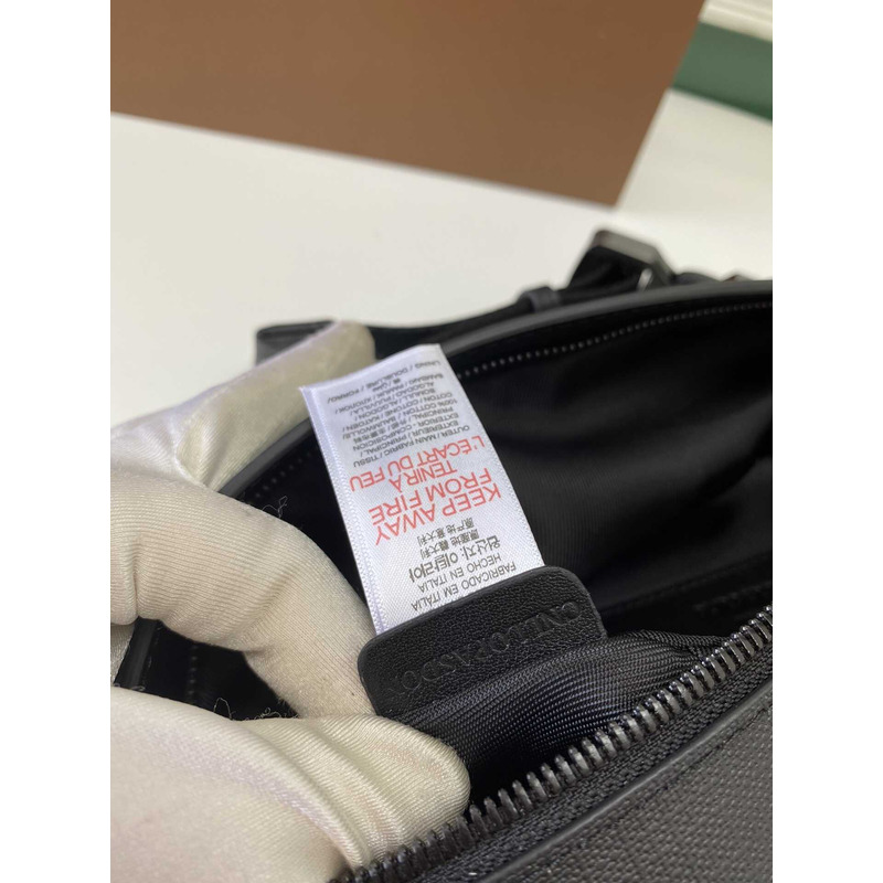 B**rry checked belt bag