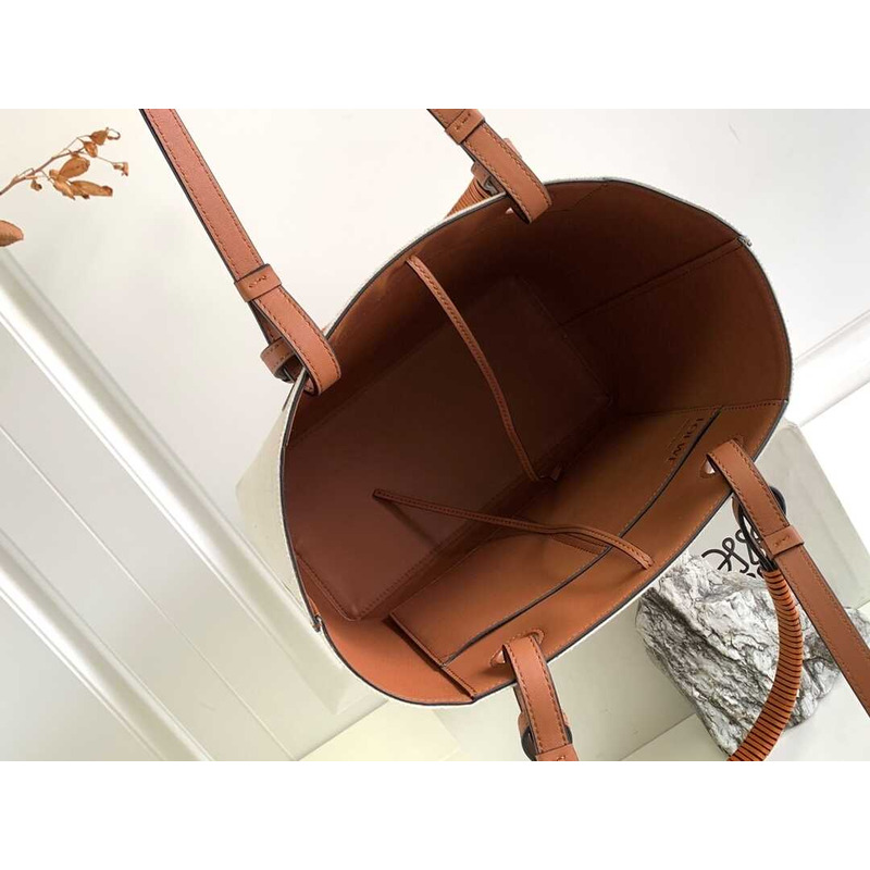 Loewe Small Anagram Tote In Classic Calfskin White