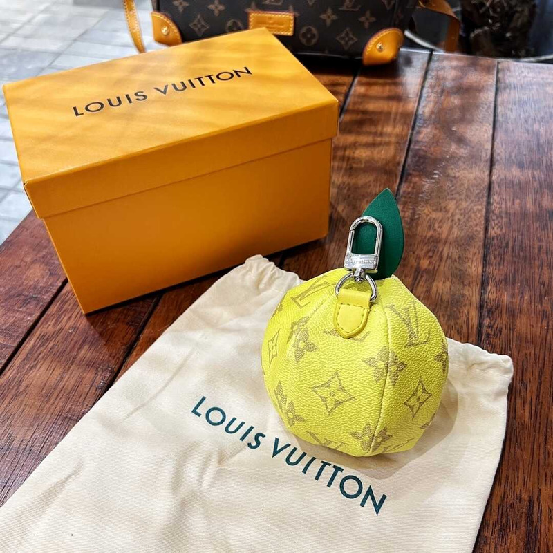 l**is V*t*n orange pouch yellow