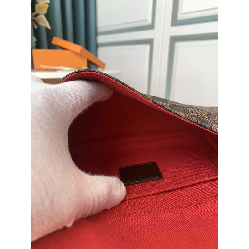 l**is V*t*n  plaid flip cover dual-purpose small chain bag brown