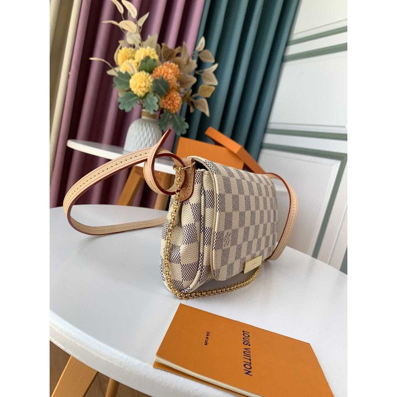 l**is V*t*n plaid flip cover dual-purpose small chain bag white