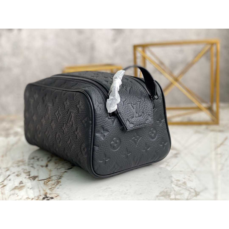 l**is V*t*n  dopp kit taurillon monogram