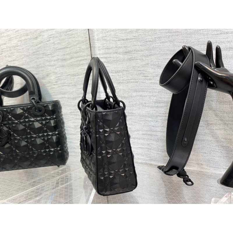 d*or leather Di*m*nd shaped cannage lady d*or bag black