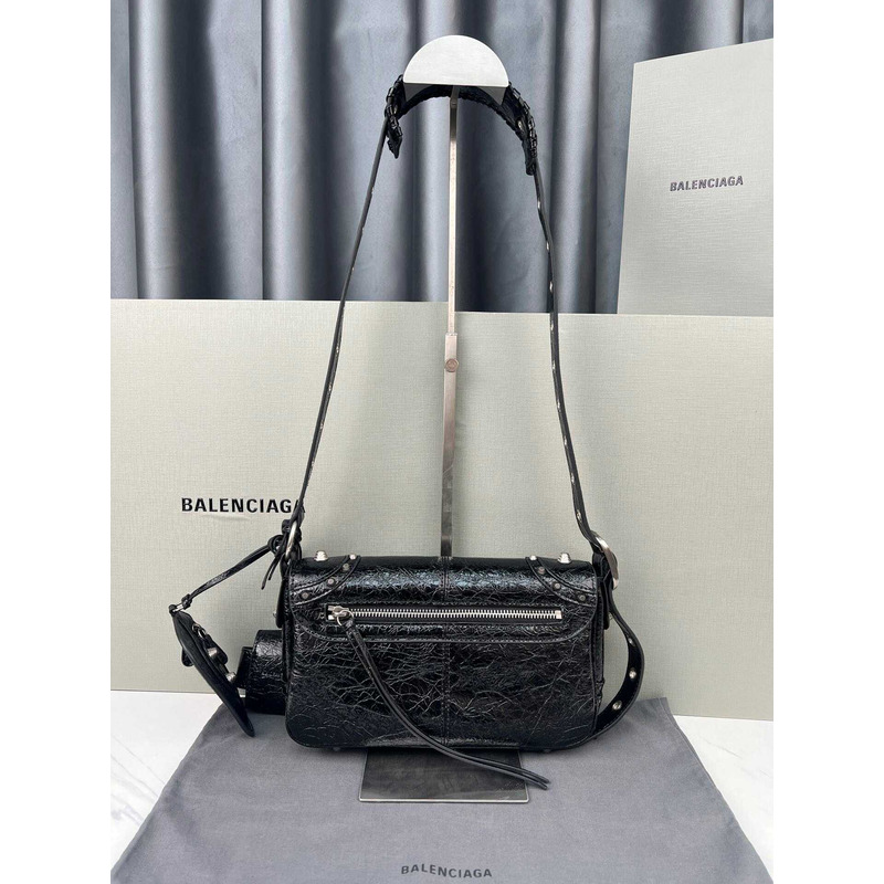 Ba*len*cia*ga le cagole men modèle  flap bag