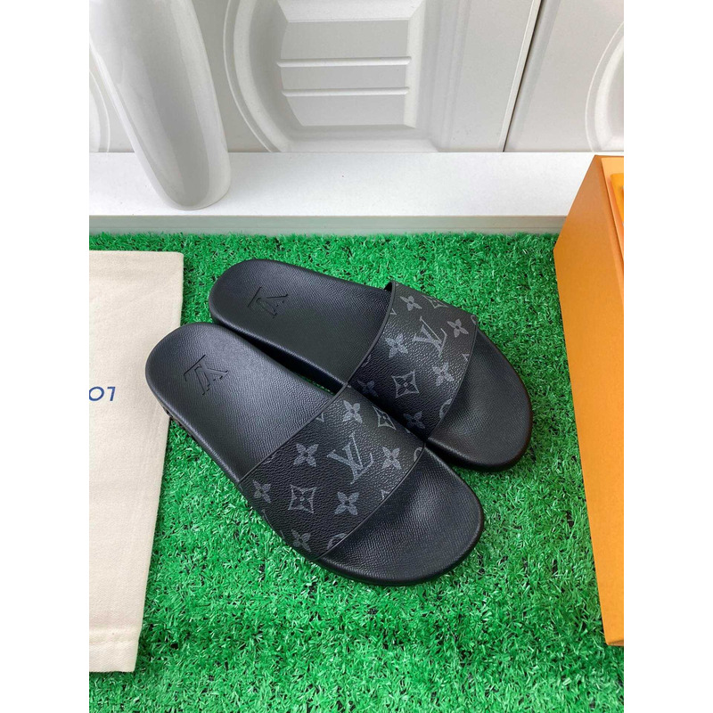 l**is V*t*n waterfront sandals