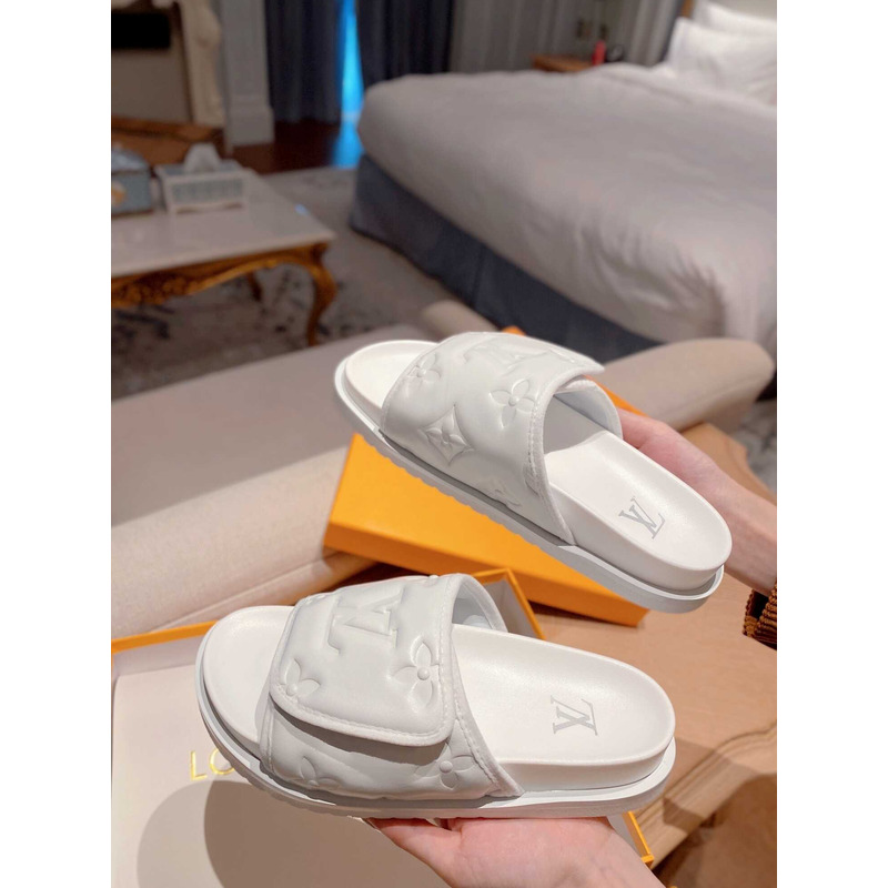 l**is V*t*n new waterfront mule white