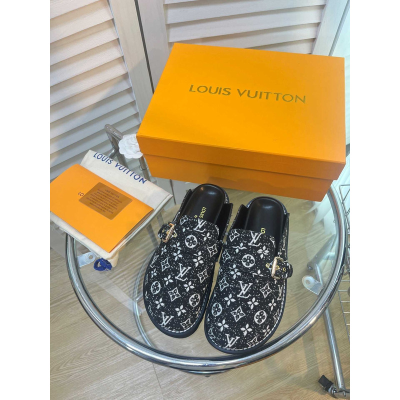 l**is V*t*n cosy sandals black