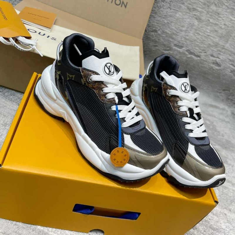 l**is V*t*n run 55 sneakers black