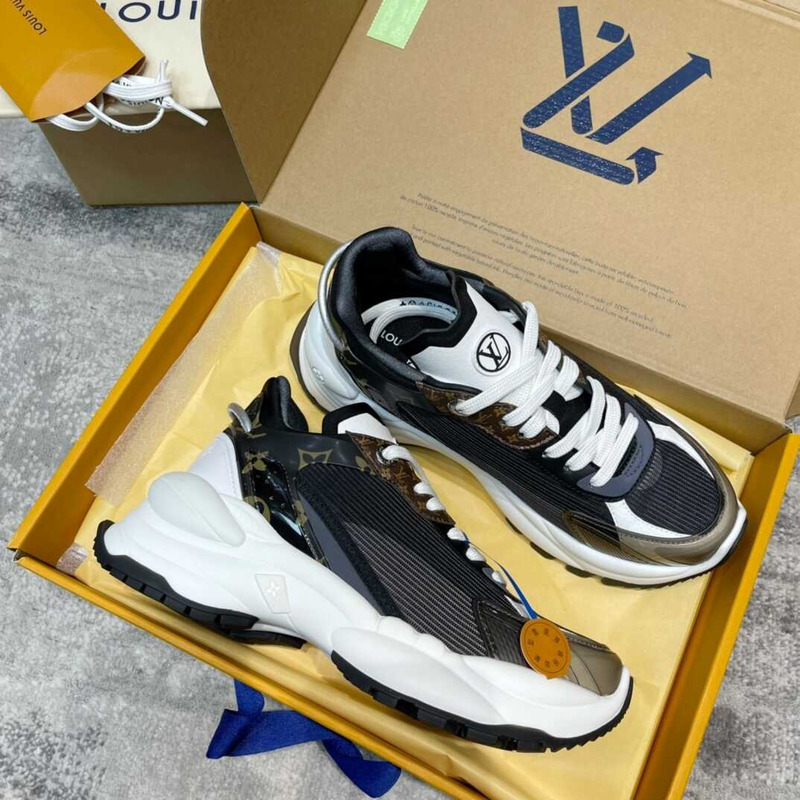 l**is V*t*n run 55 sneakers black