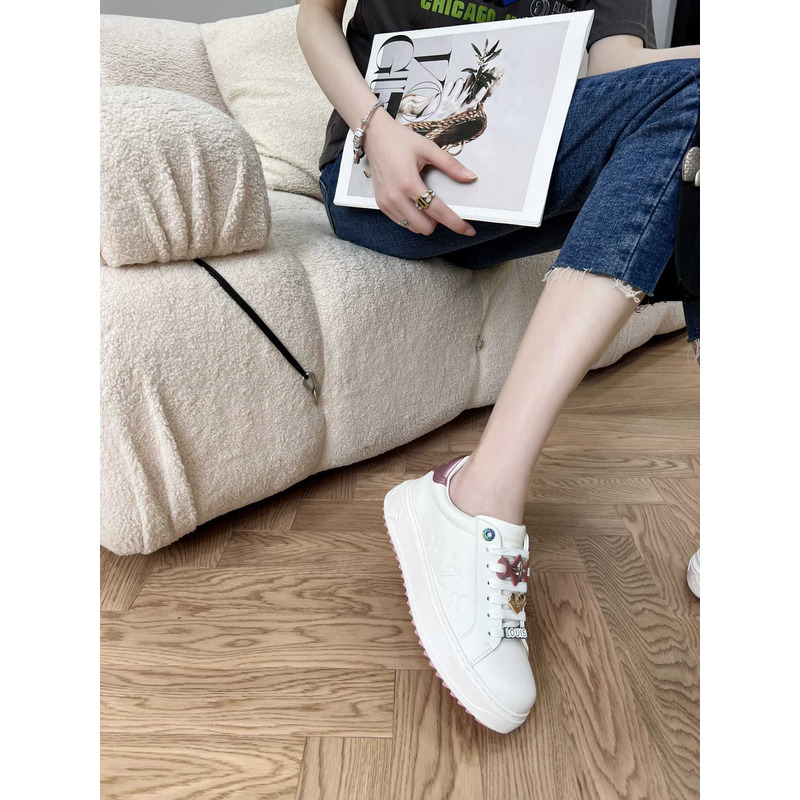 l**is V*t*n time out sneaker white and pink