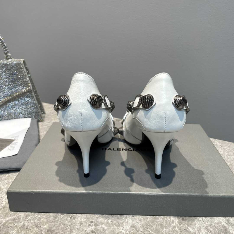 Ba*len*cia*ga cagole leather pumps white