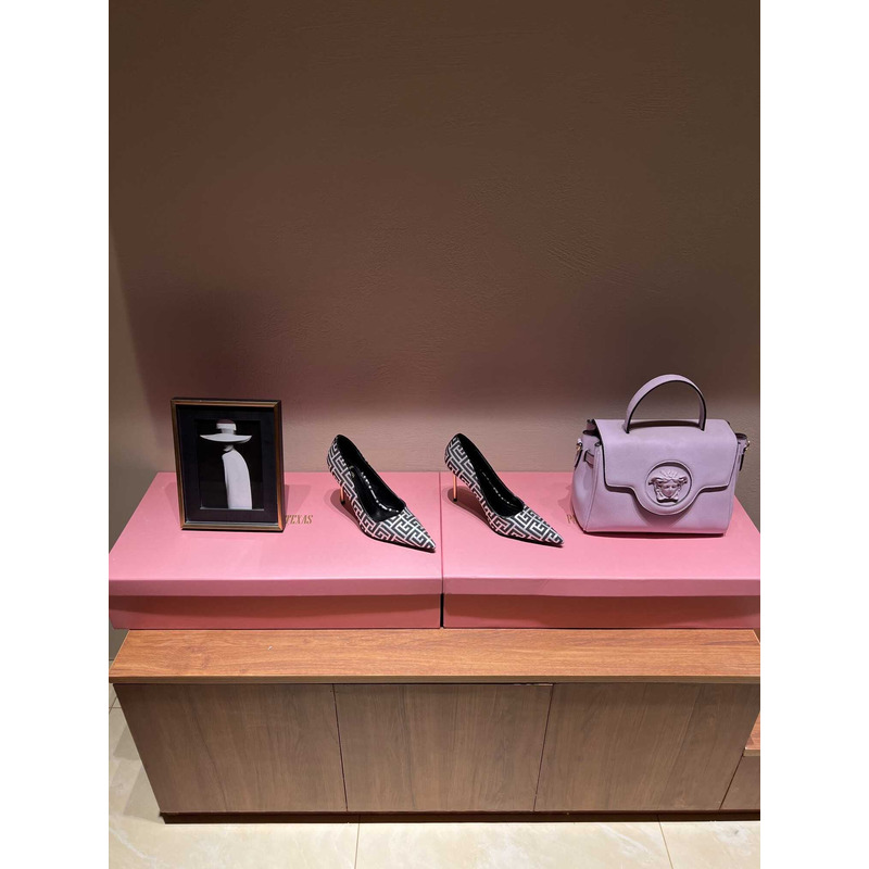 Balmain Logo Monogram Pointed Toe Pumps White&Black