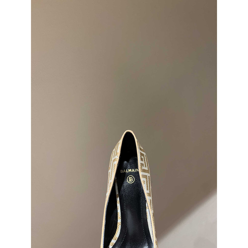 Balmain  Logo Monogram Pointed Toe Pumps Yellow&White