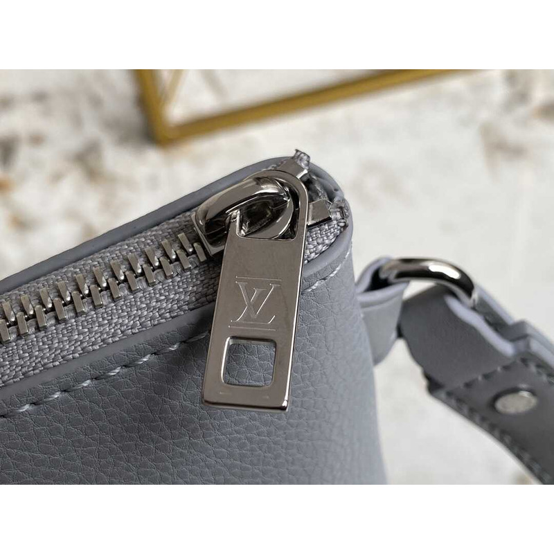 l**is V*t*n takeoff handbag grey