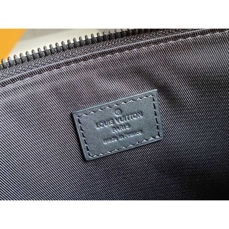 l**is V*t*n takeoff handbag black