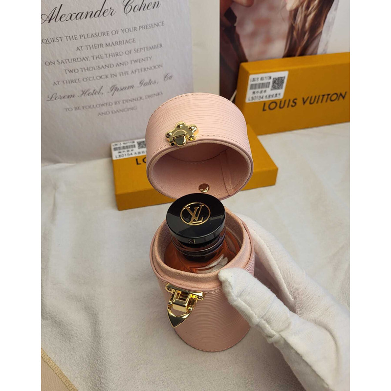 l**is V*t*n perfume travel box 100ml pink