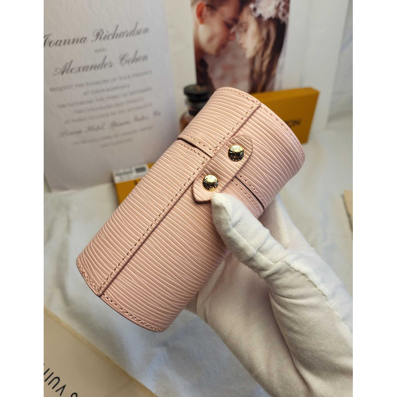 l**is V*t*n perfume travel box 100ml pink