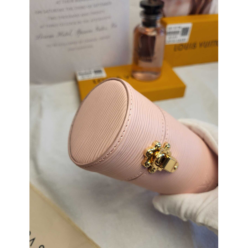 l**is V*t*n perfume travel box 100ml pink