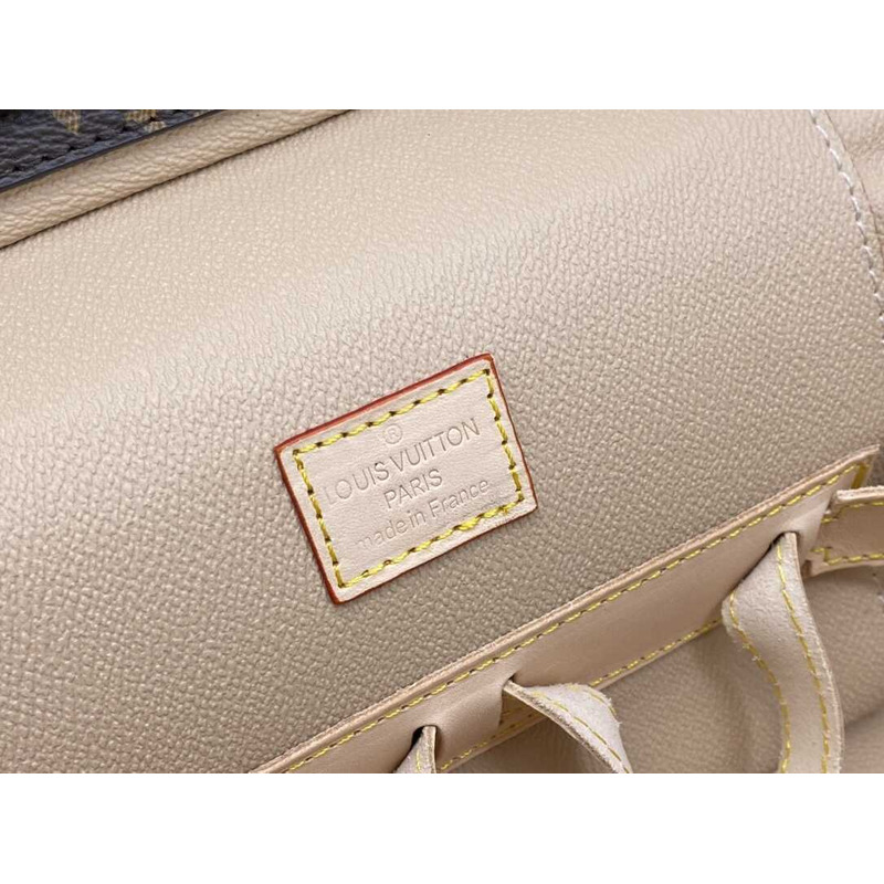 l**is V*t*n nice vanity cosmetic case