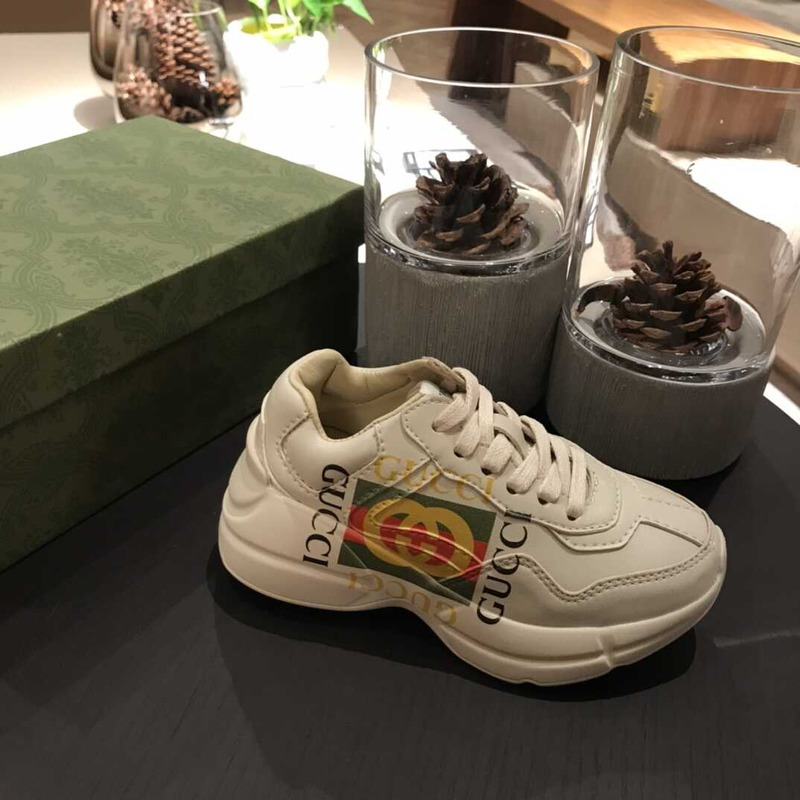 G*u*i  rhyton logo ivory kids sneakers