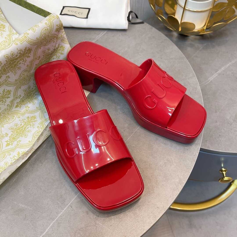 G*u*i women rubber slide sandal red