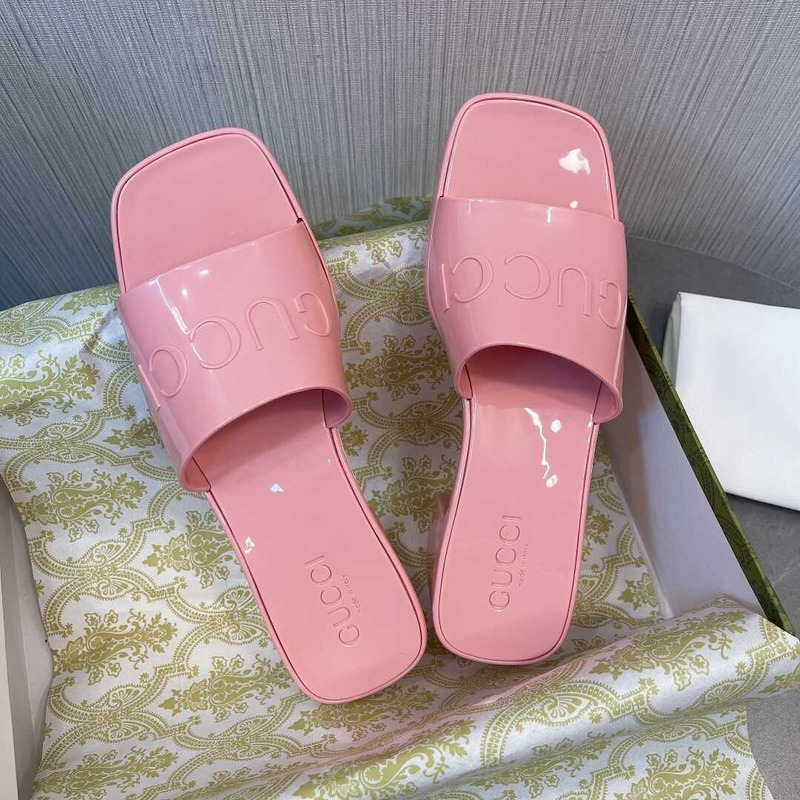 G*u*i women rubber slide sandal pink
