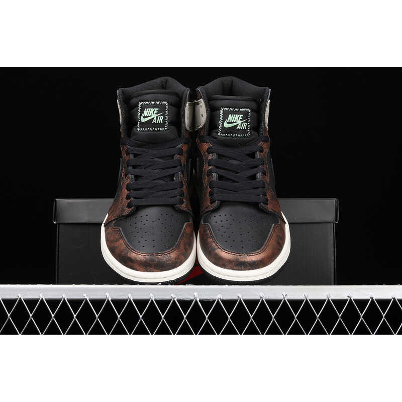 Nike Air Jordan 1 Retro High Patina