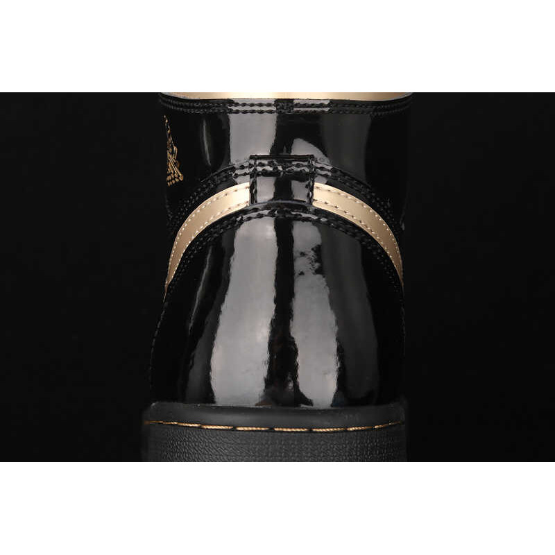 Nike Jordan 1 Retro High Black Metallic Gold