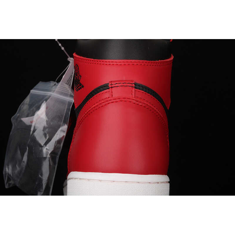 Nike Air Jordan 1 Retro High OG \