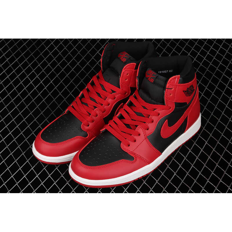 Nike Air Jordan 1 Retro High OG \