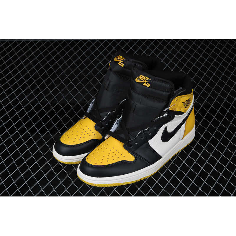 Nike Air Jordan 1 Retro High OG Yellow Toe