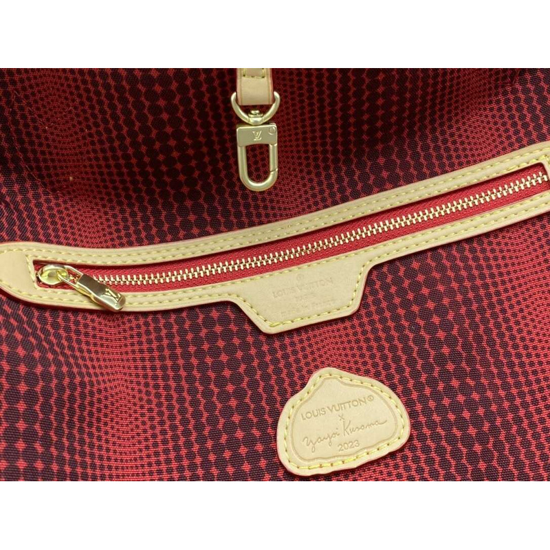 l**is V*t*n x yk neverfull mm