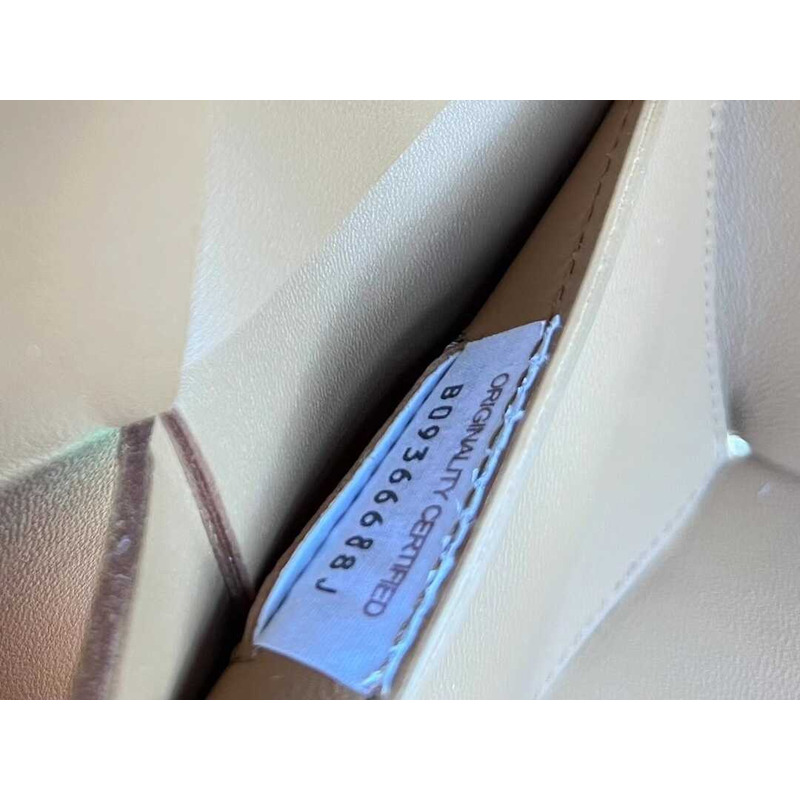 Bo*te*ga ve*ne*ta arco lambskin leather tote bag coffee