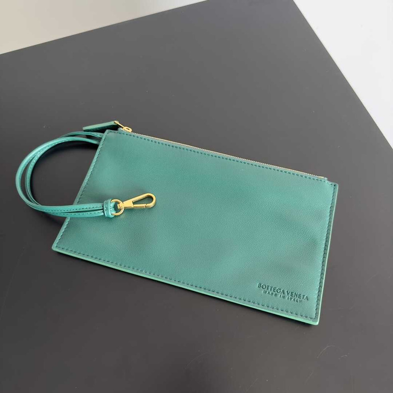 Bo*te*ga ve*ne*ta arco lambskin leather tote bag light green