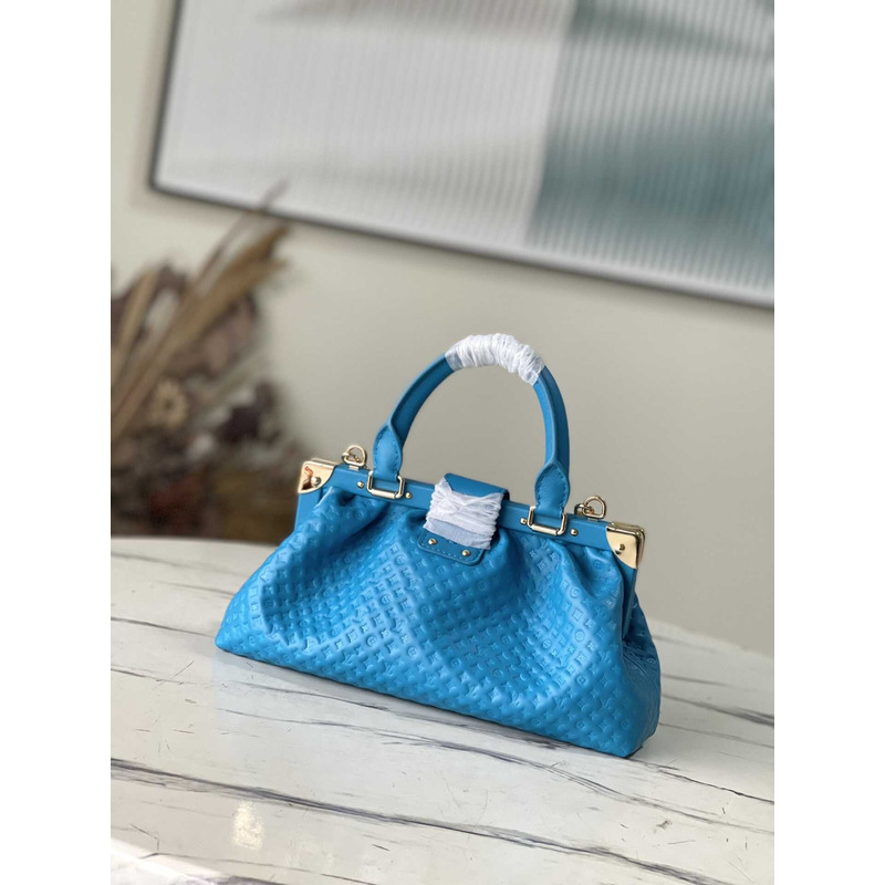 l**is V*t*n monogram clutch blue