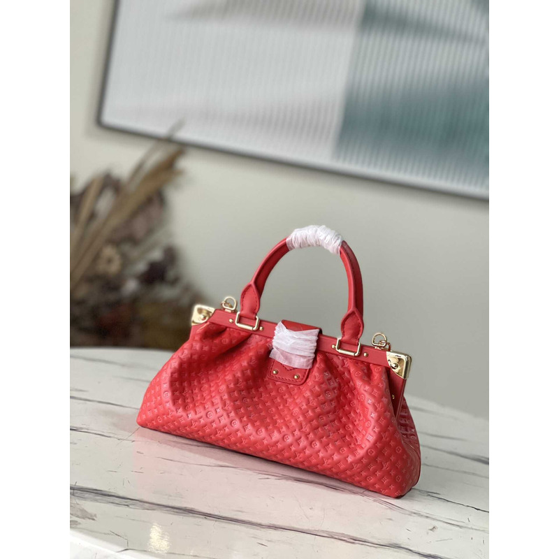 l**is V*t*n monogram clutch red