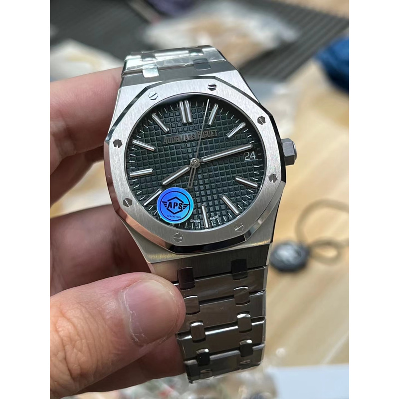Audemars Piguet Royal Oak Ref 15400ST.OO Stainless Steel Green Dial