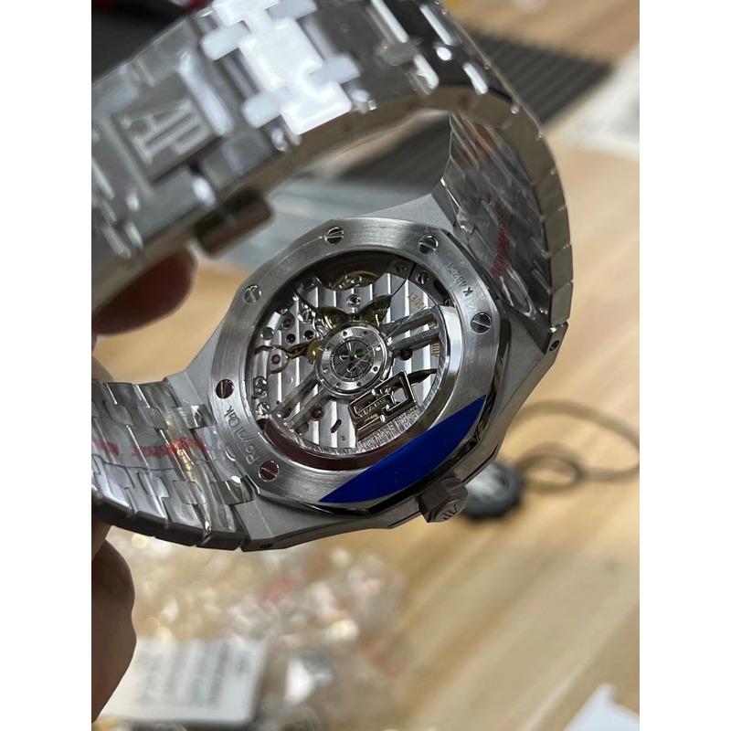 Audemars Piguet Royal Oak Ref 15400ST.OO Stainless Steel Green Dial