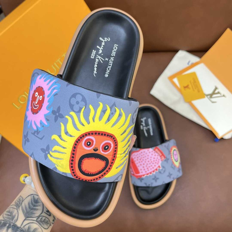 l**is V*t*n yayoi kusama sun series slippers blue