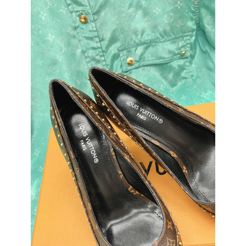 l**is V*t*n | casual style leather elegant style logo monogram