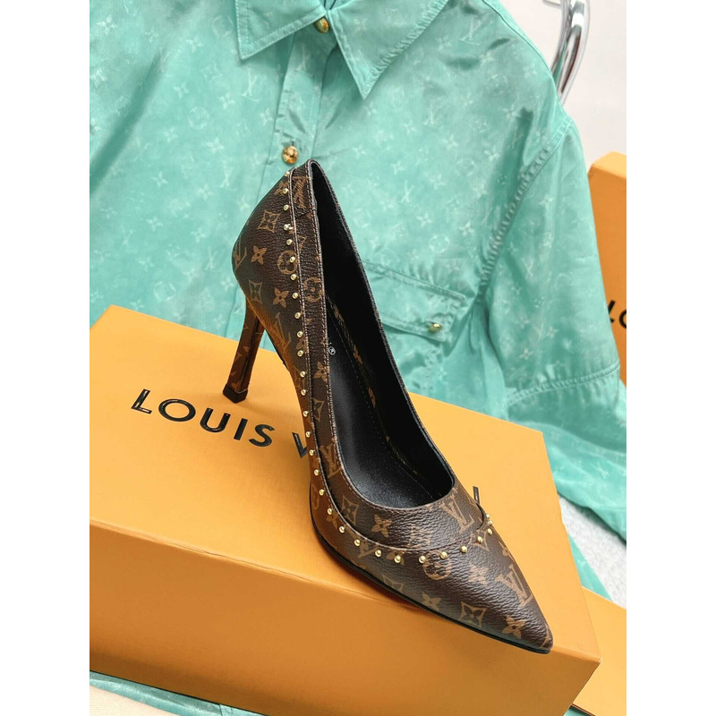 l**is V*t*n | casual style leather elegant style logo monogram