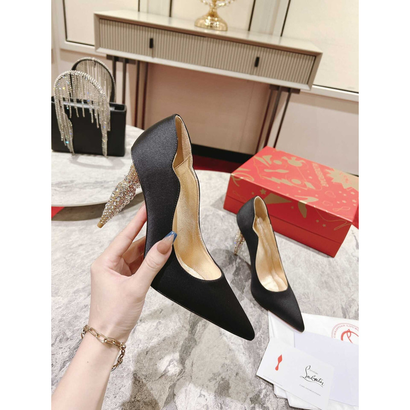 Ch**an louboutin hot chick patent leather pumps 100 black