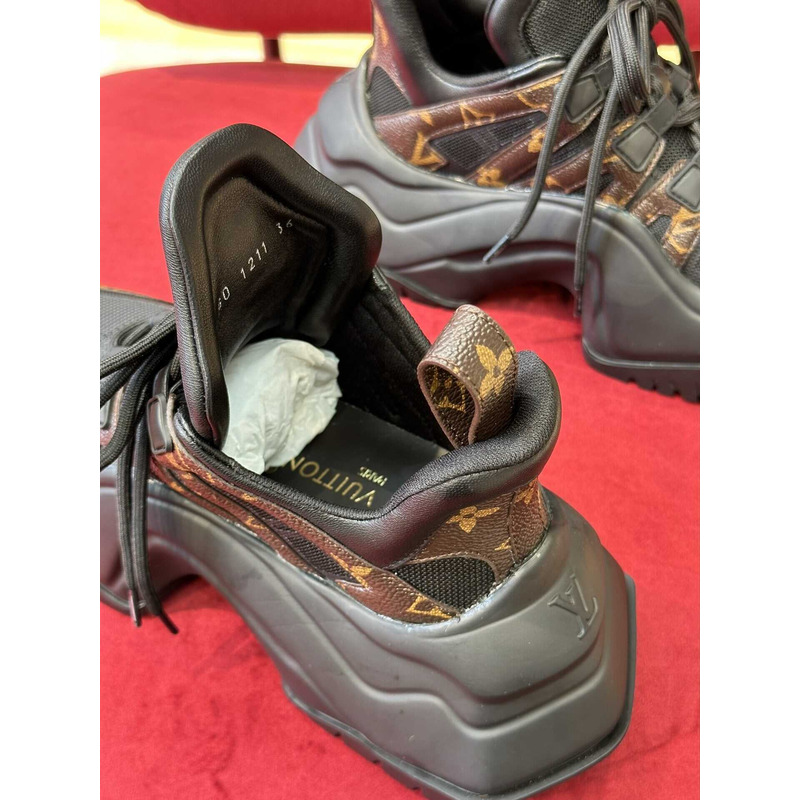 l**is V*t*n archlight sneakers monogram black