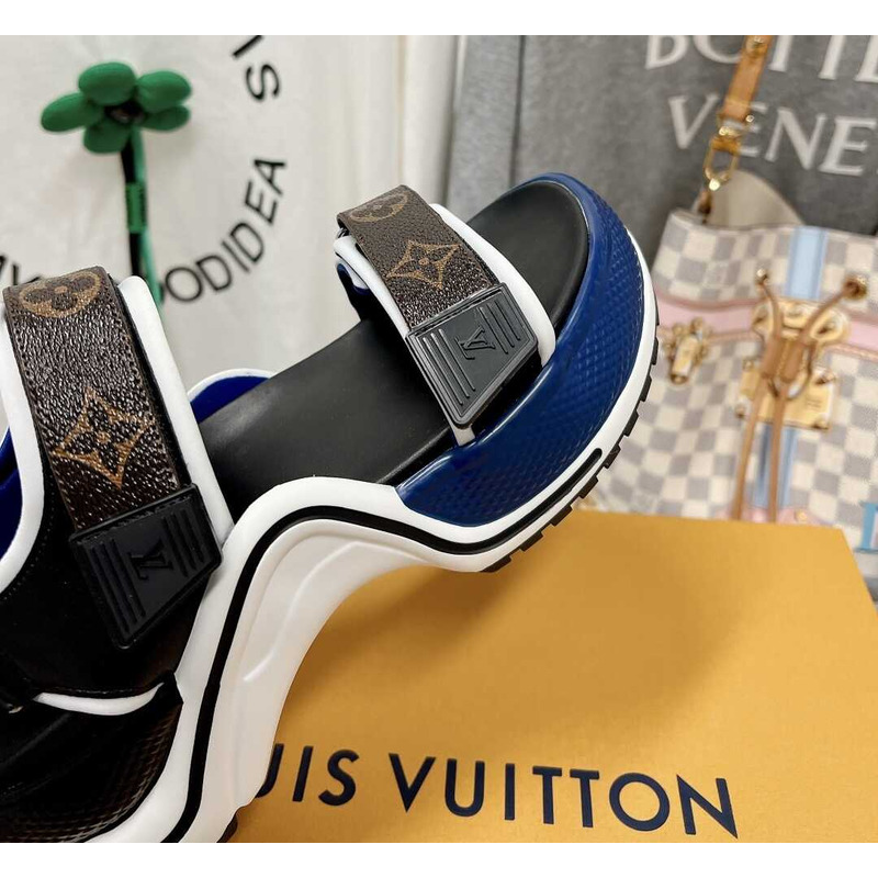 l**is V*t*n archlight sandal black and blue