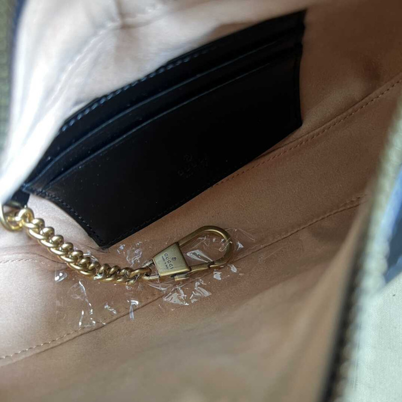 G*u*i gg marmont matelassé mini bag black