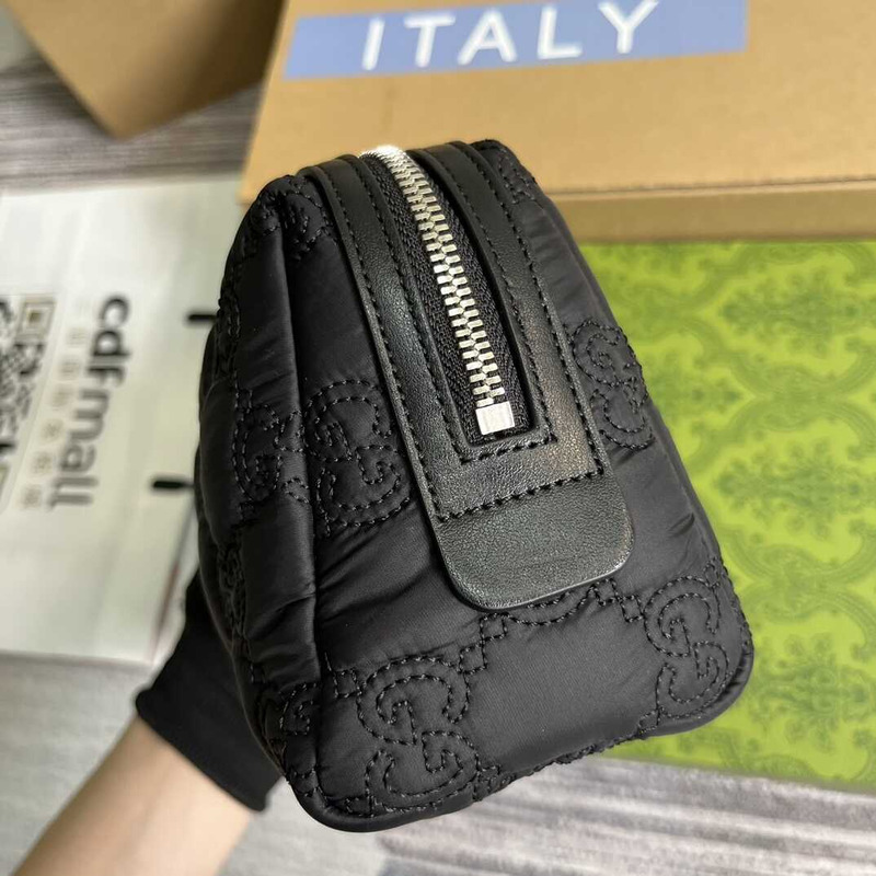 G*u*i gg matelassé makeup bag black