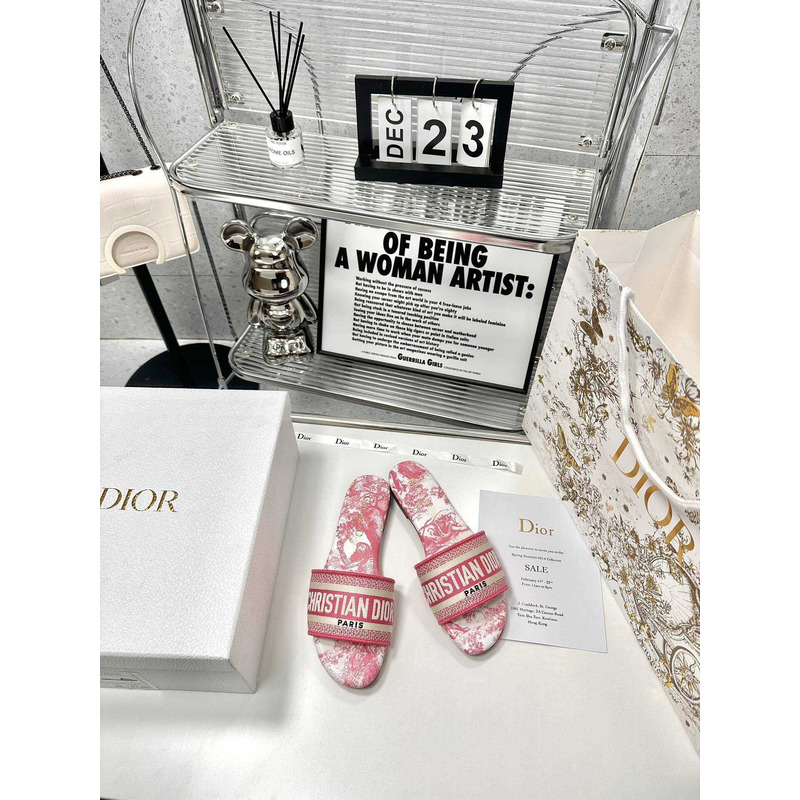 D*or dway slide pink cotton embroidered with metallic thread