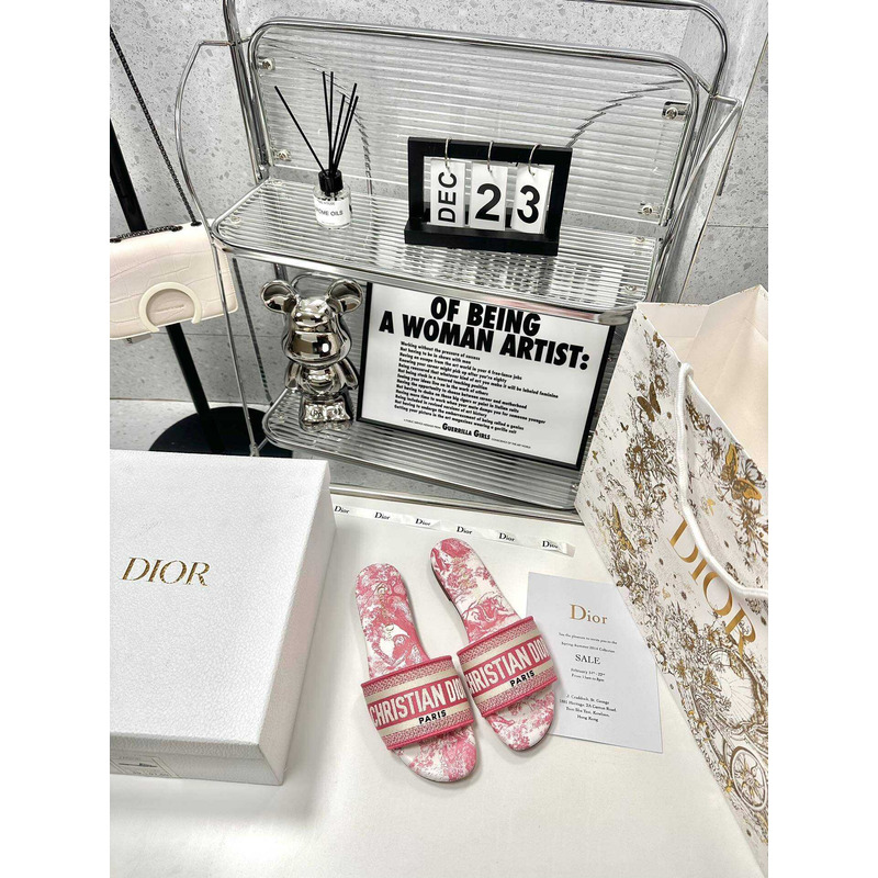 D*or dway slide pink cotton embroidered with metallic thread