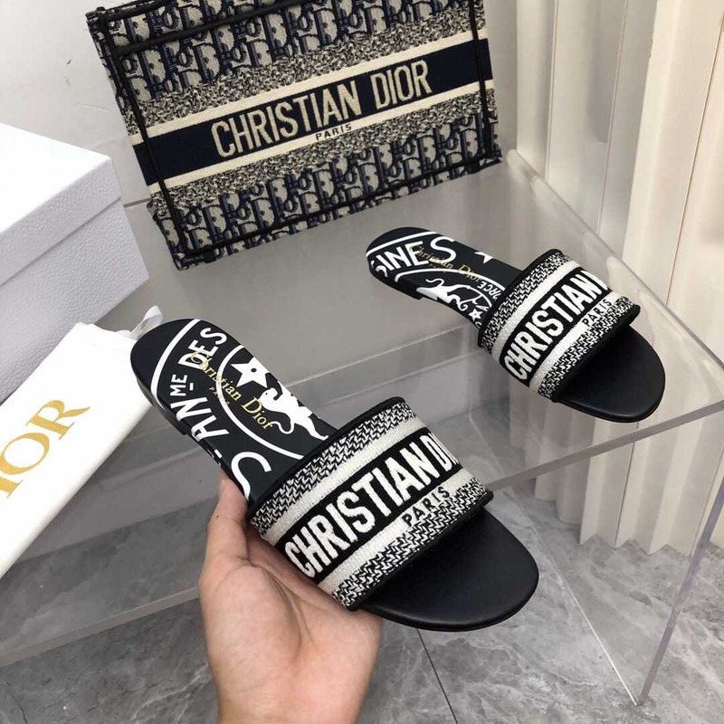 D*or dway slide black embroidered cotton